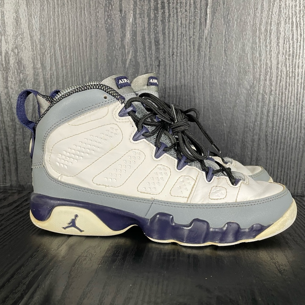 Air Jordan 9 Retro size 4.5Y